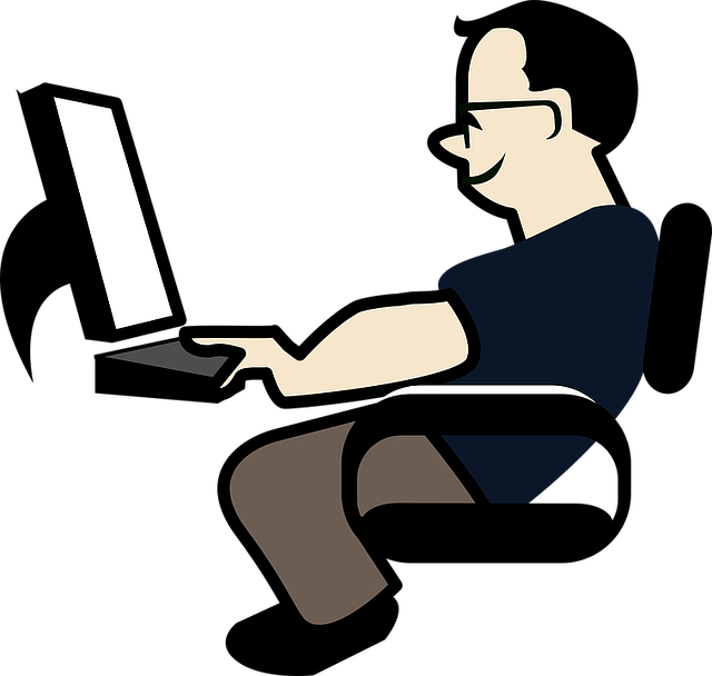 muž s počítačem